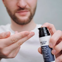Die Night Recovery Cream von Brooklyn Soap Company besitzt eine geschmeidige Textur, die sich leicht auftragen lässt und schnell in die Haut einzieht ohne zu fetten.