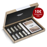 Geöffnete Duftbox mit acht Brooklyn Soap Proben, Duftguide und 10 € Gutschein.